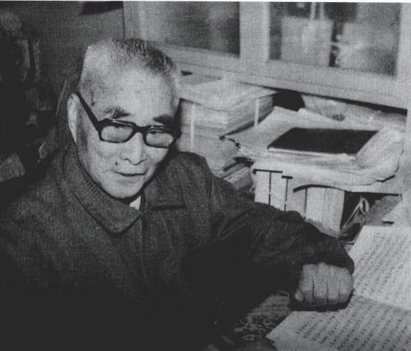 邦尼配资 75年黄维被中央特赦，吃饭时遇到李仙洲：你这老头怎么这么能活？